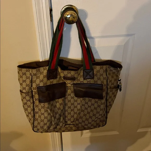 Gucci bag with flaws shown in live - Picture 13 of 15